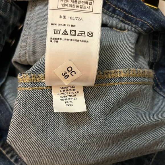 GAP High Rise Wide Leg Crop Jeans - Picture 11 of 11